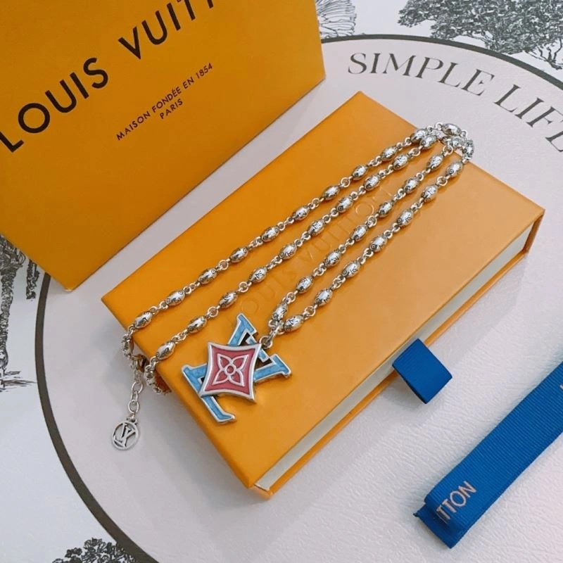 Louis Vuitton Necklaces Casual 250095