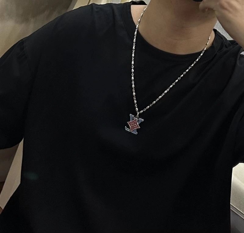 Louis Vuitton Necklaces Casual 250095