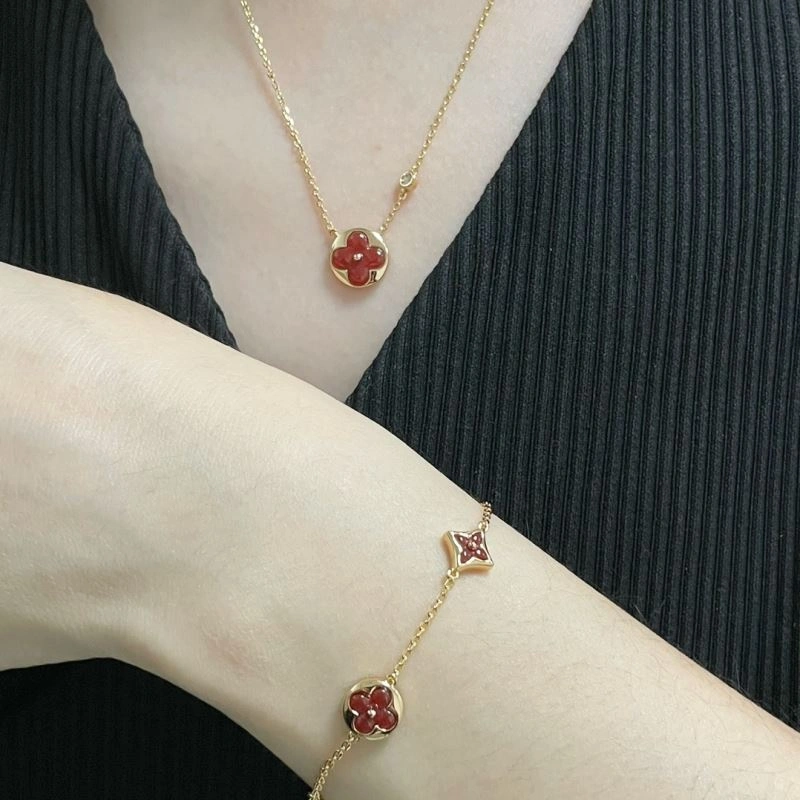 Soft Louis Vuitton Necklaces 250088