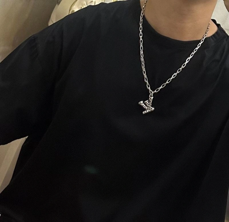 EasyMatch Louis Vuitton Necklaces 250082
