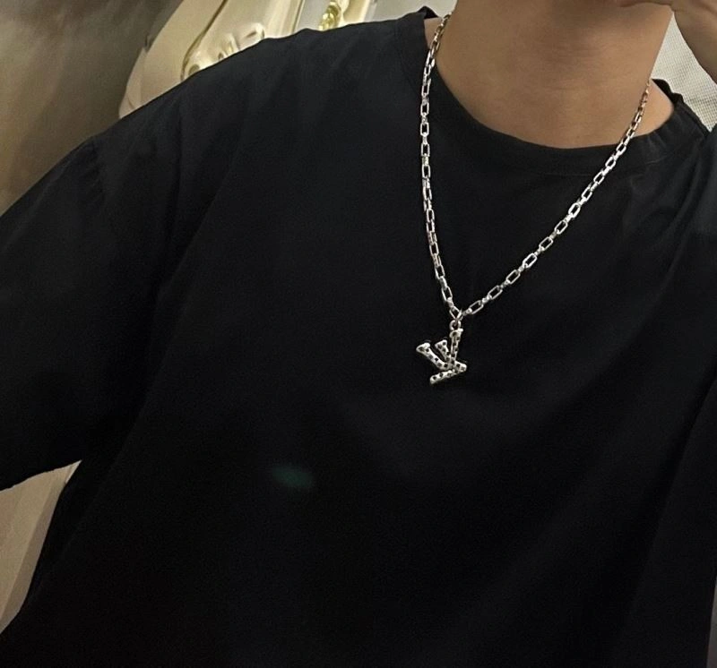 EasyMatch Louis Vuitton Necklaces 250082