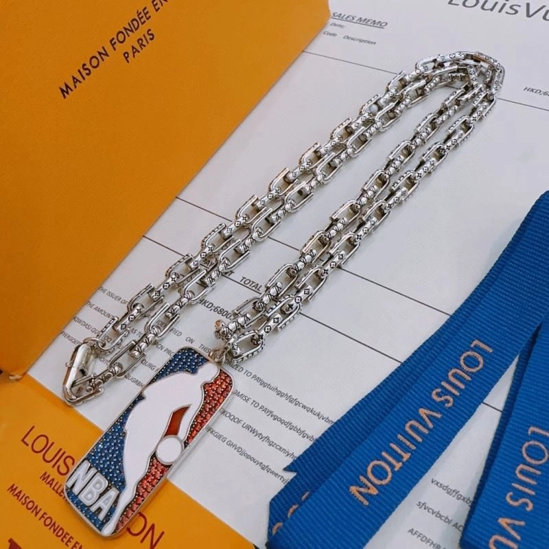 Premium Louis Vuitton Necklaces 250097