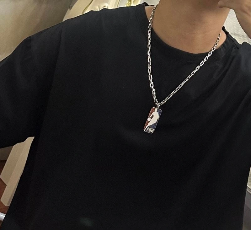 Premium Louis Vuitton Necklaces 250097