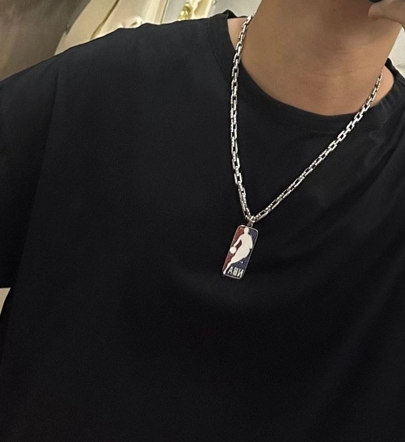 Premium Louis Vuitton Necklaces 250097