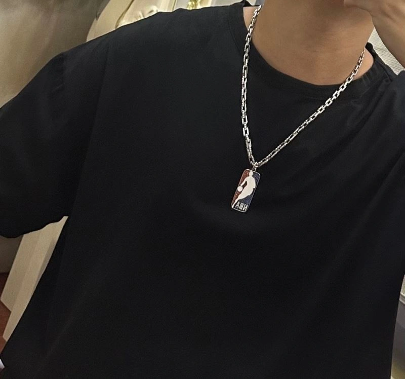 Premium Louis Vuitton Necklaces 250097