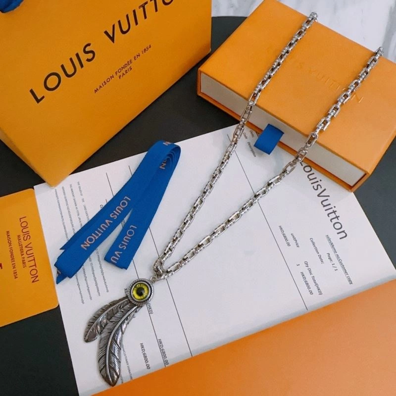 Louis Vuitton Necklaces WrinkleFree 250086