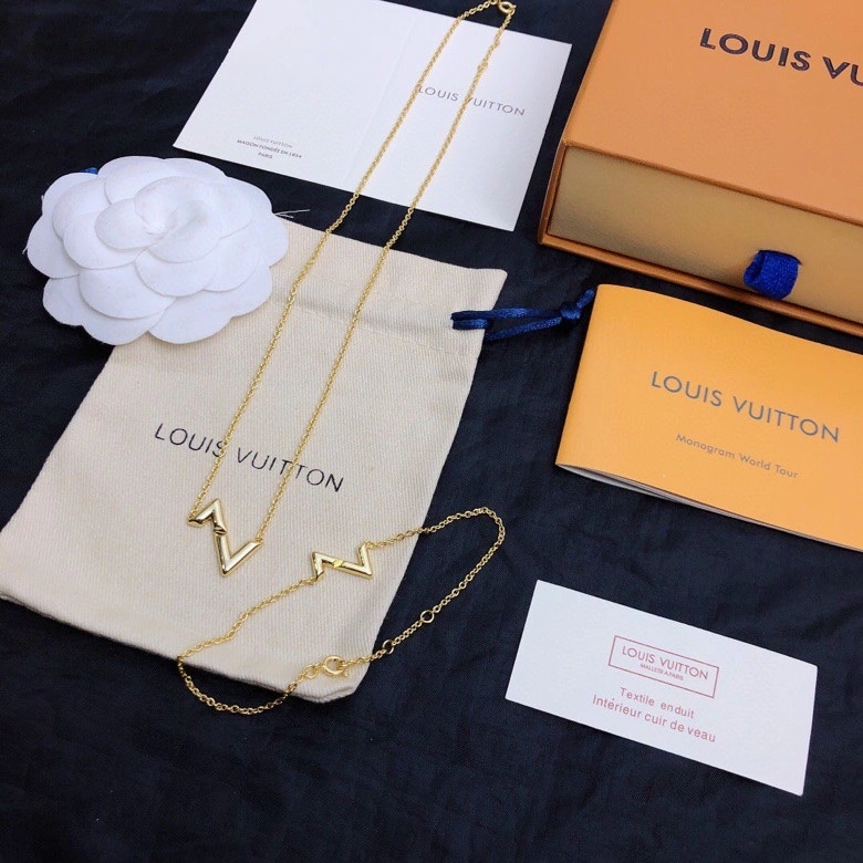 Comfortable Louis Vuitton Necklaces 250075
