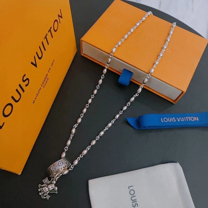 Trendy Louis Vuitton Necklaces 250074