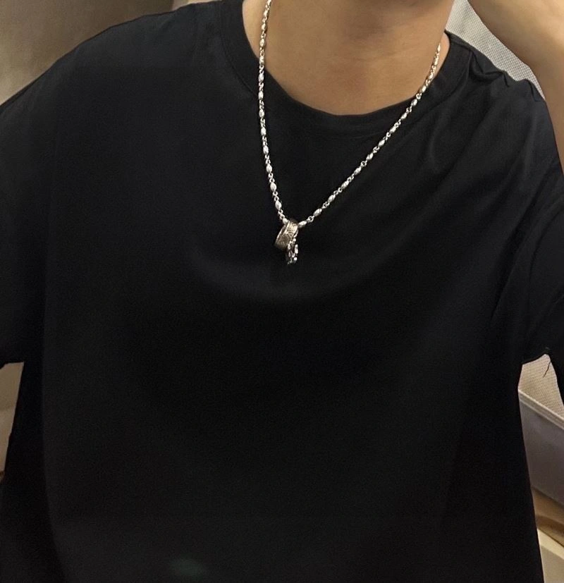 Trendy Louis Vuitton Necklaces 250074