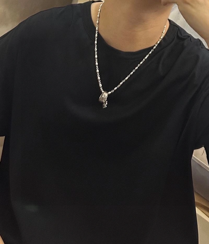 Trendy Louis Vuitton Necklaces 250074