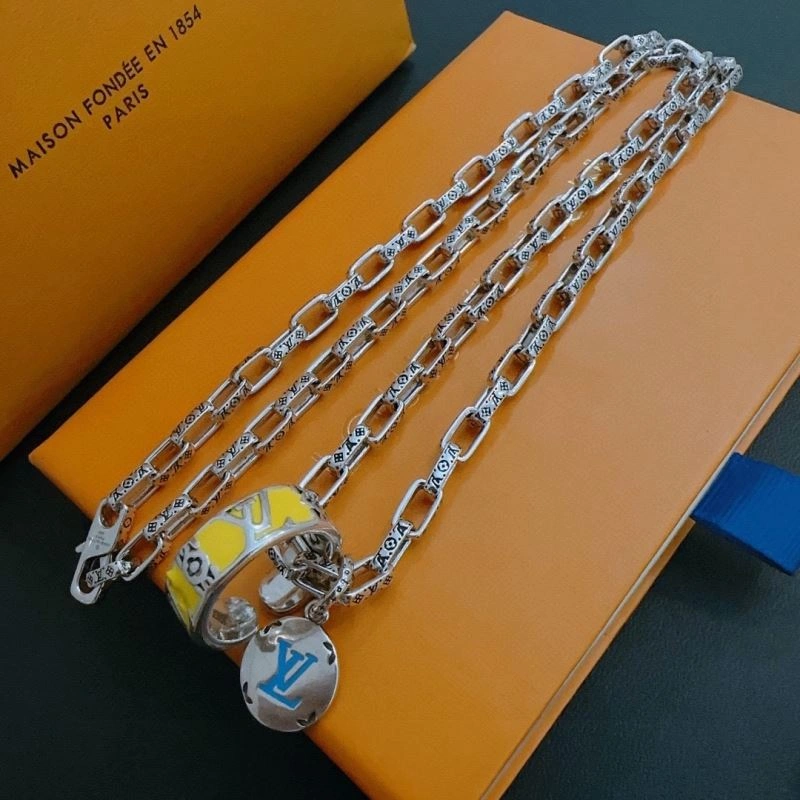 Louis Vuitton Necklaces Packable 250072