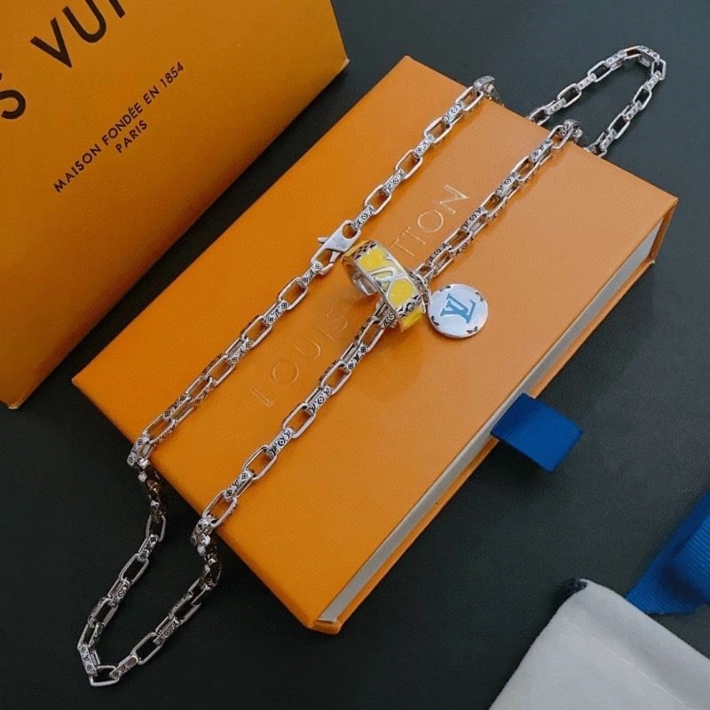 Louis Vuitton Necklaces Packable 250072