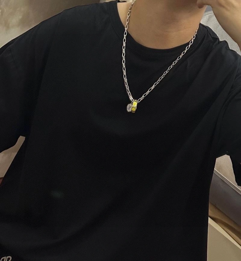 Louis Vuitton Necklaces Packable 250072