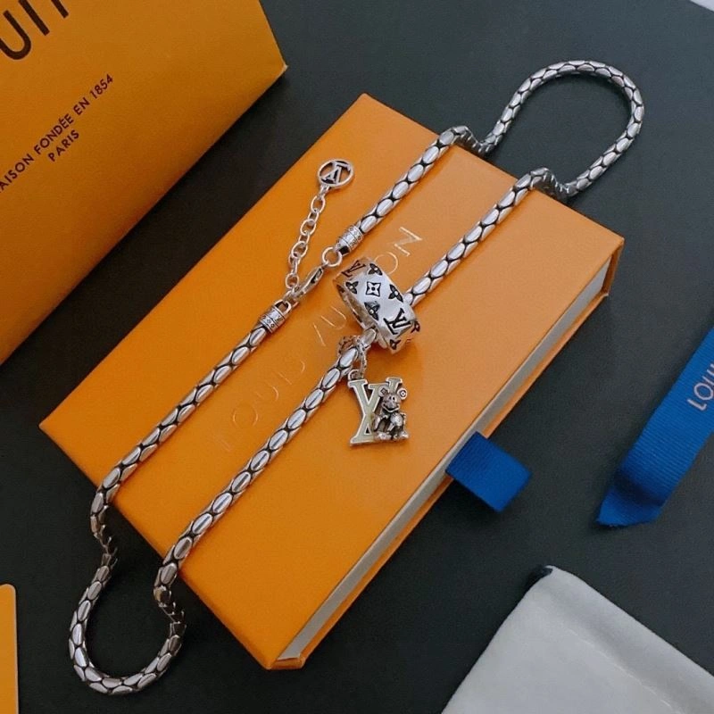 DailyWear Louis Vuitton Necklaces 250073