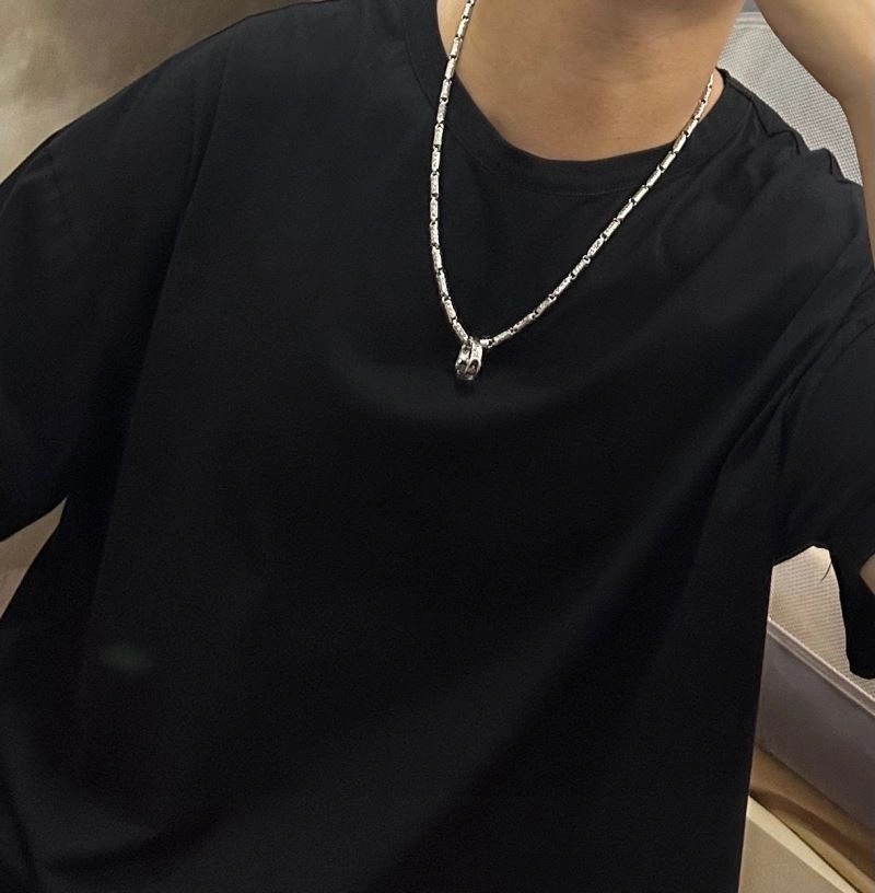 HighPerformance Louis Vuitton Necklaces 250068