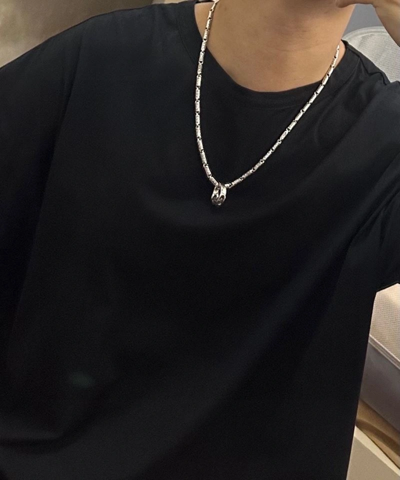 HighPerformance Louis Vuitton Necklaces 250068