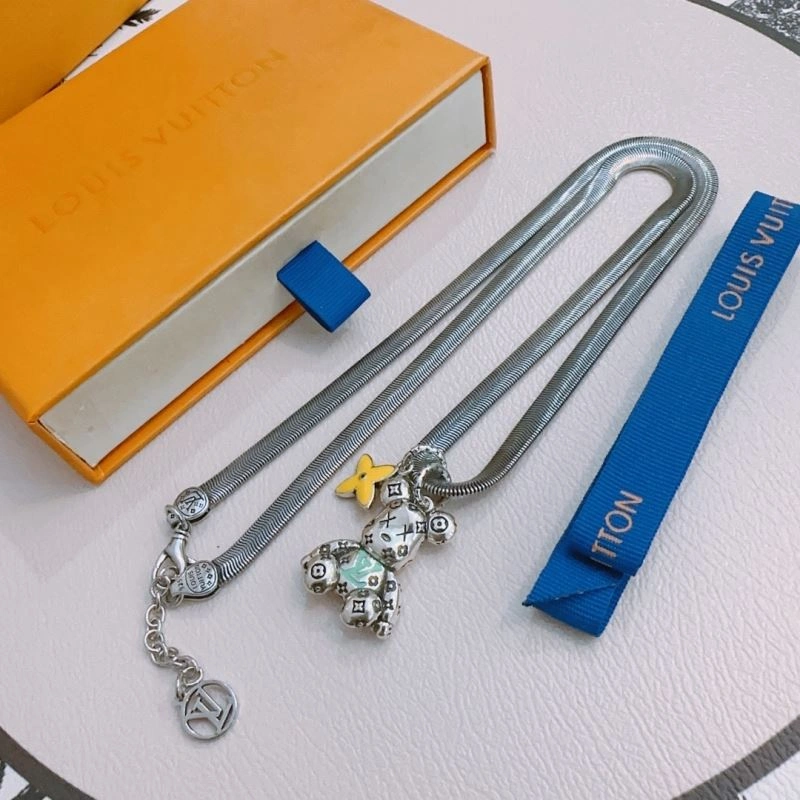 Fashionable Louis Vuitton Necklaces 250041