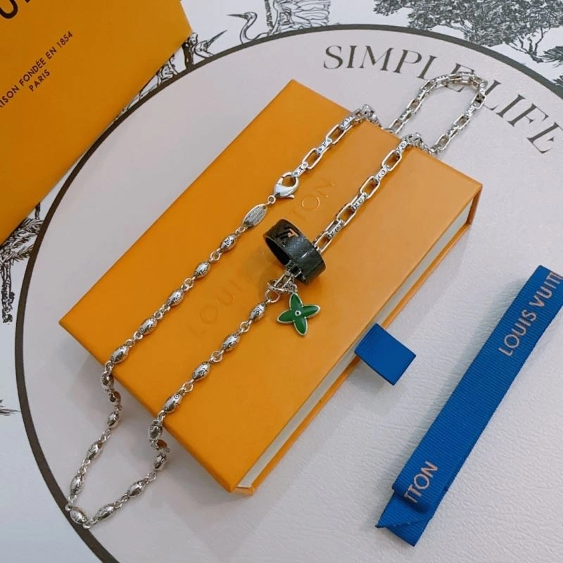 Louis Vuitton Necklaces Functional 250069