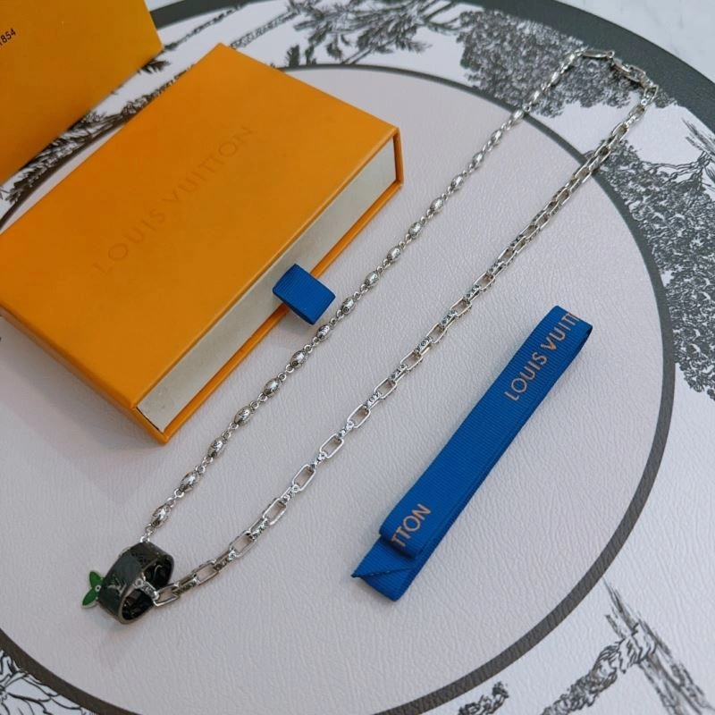 Louis Vuitton Necklaces Functional 250069