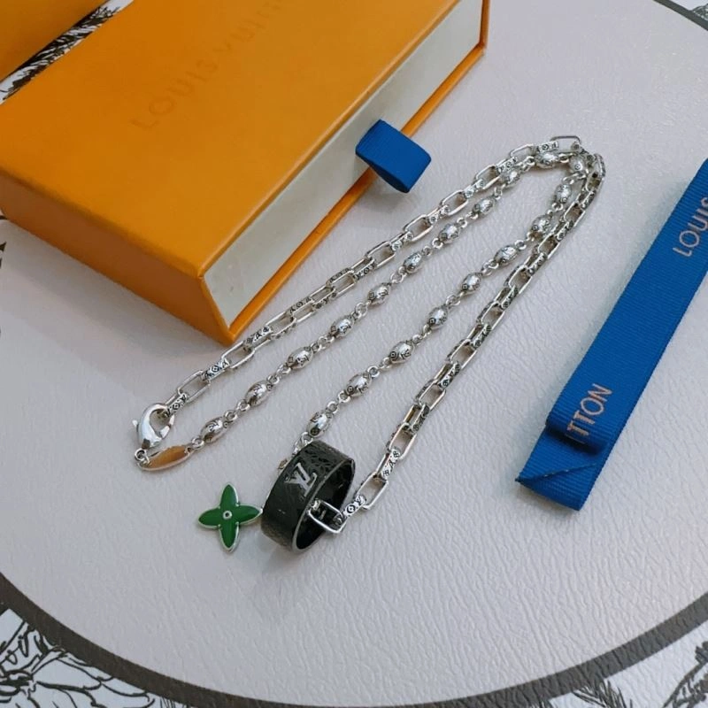 Louis Vuitton Necklaces Functional 250069