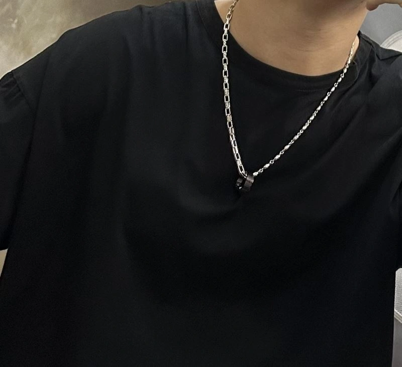 Louis Vuitton Necklaces Functional 250069