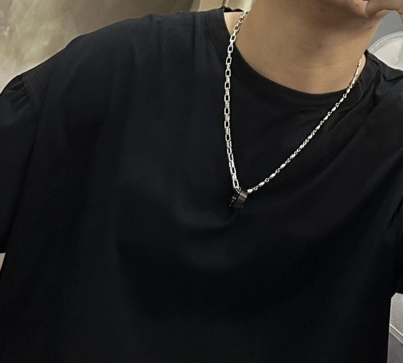 Louis Vuitton Necklaces Functional 250069
