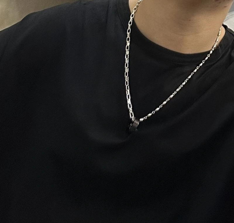 Louis Vuitton Necklaces Functional 250069