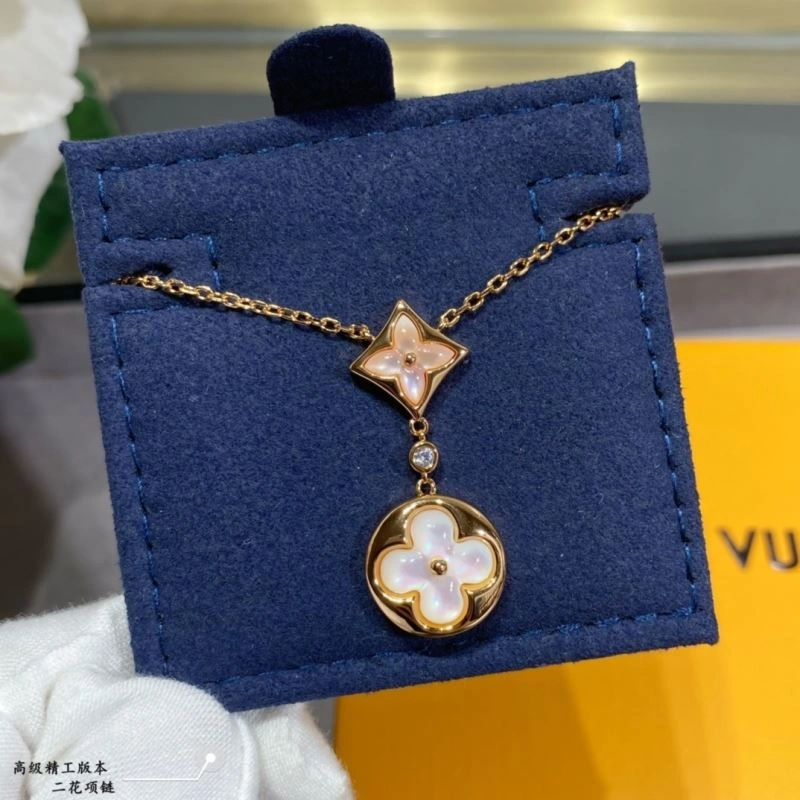 Vibrant Louis Vuitton Necklaces 250070