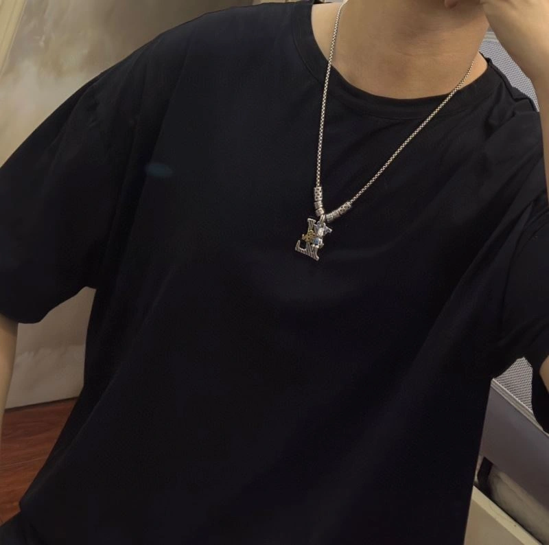 Comfortable Louis Vuitton Necklaces 250063