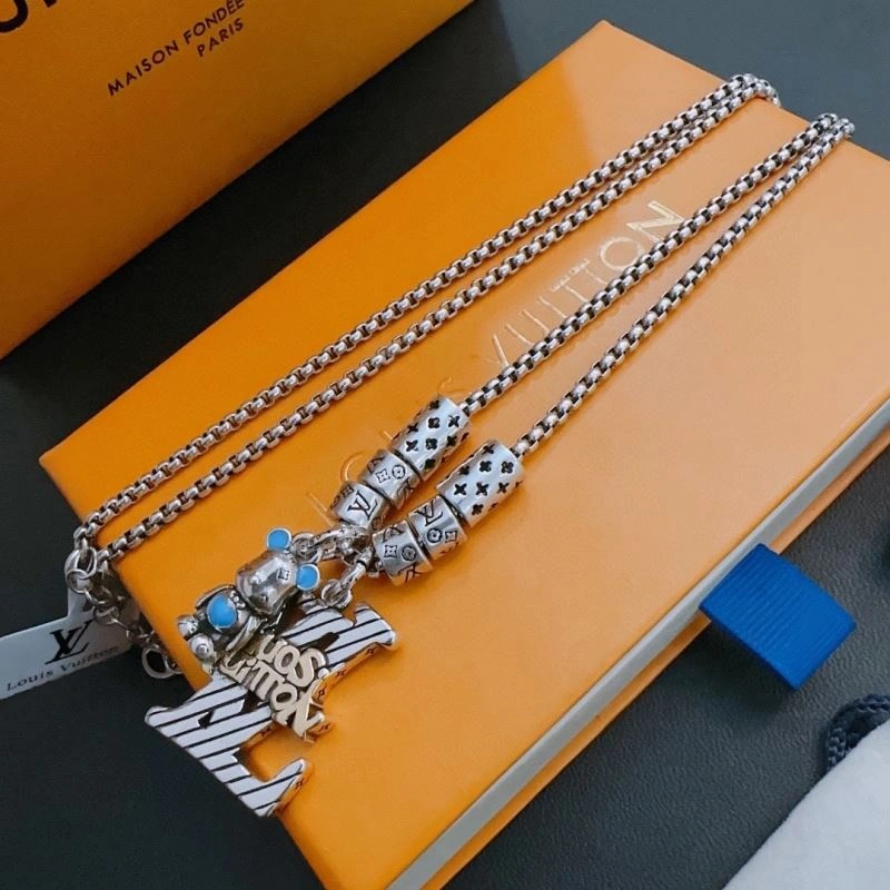 Comfortable Louis Vuitton Necklaces 250063