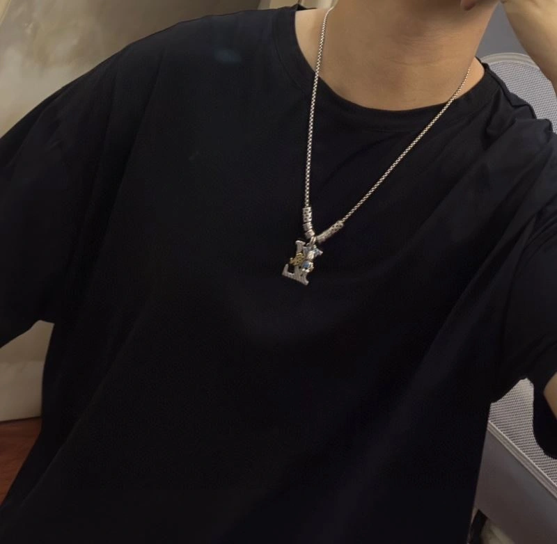 Comfortable Louis Vuitton Necklaces 250063