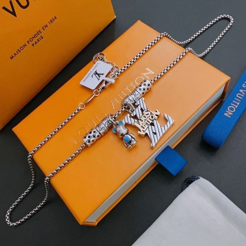 Comfortable Louis Vuitton Necklaces 250063