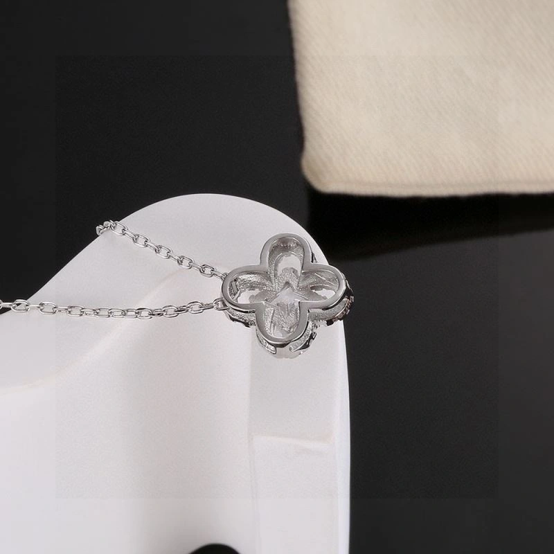 Soft Louis Vuitton Necklaces 250057