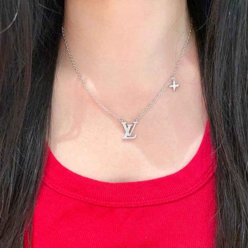 Louis Vuitton Necklaces Refined 250055