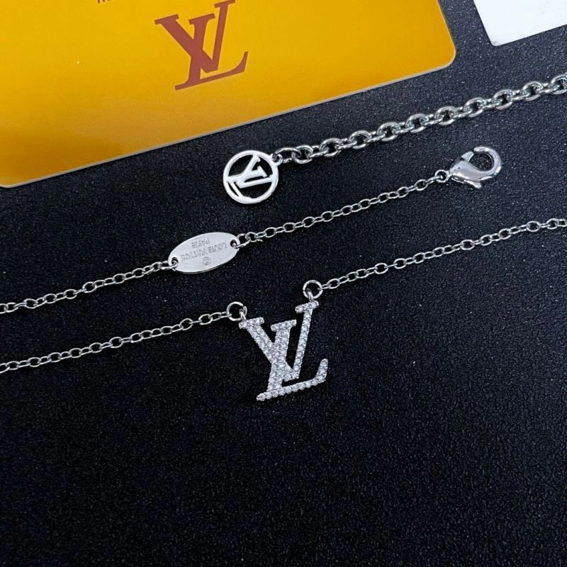 Louis Vuitton Necklaces Refined 250055