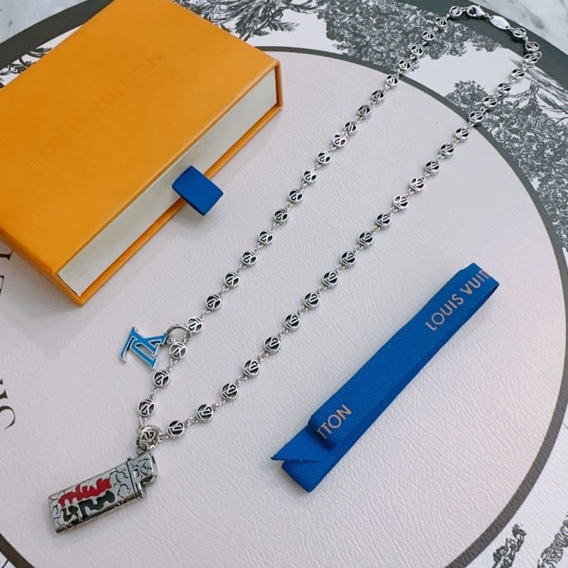 SmoothTexture Louis Vuitton Necklaces 250050