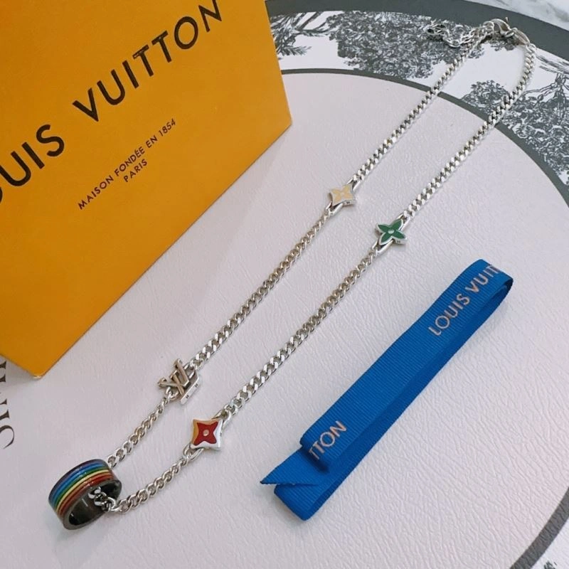 Fashionable Louis Vuitton Necklaces 250039