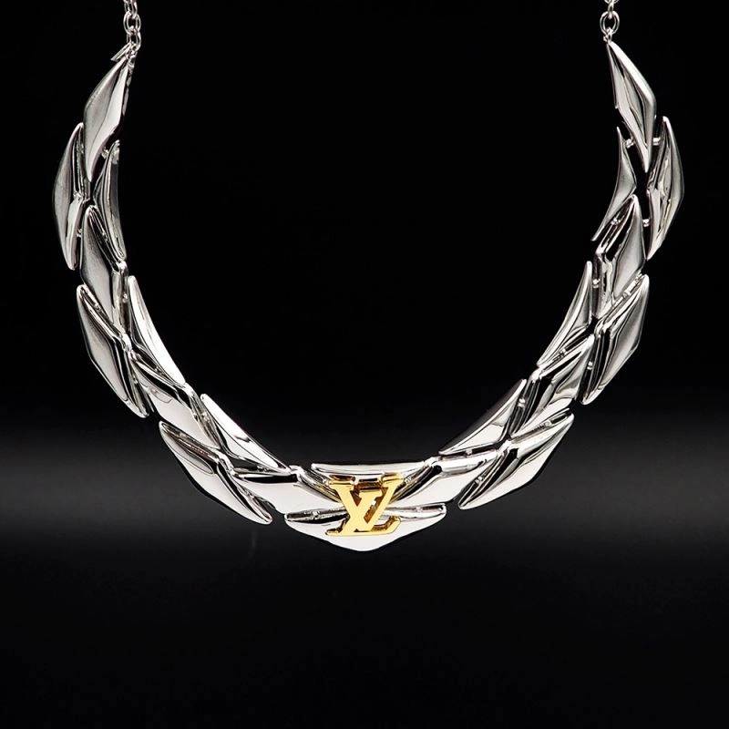 Packable Louis Vuitton Necklaces 250058