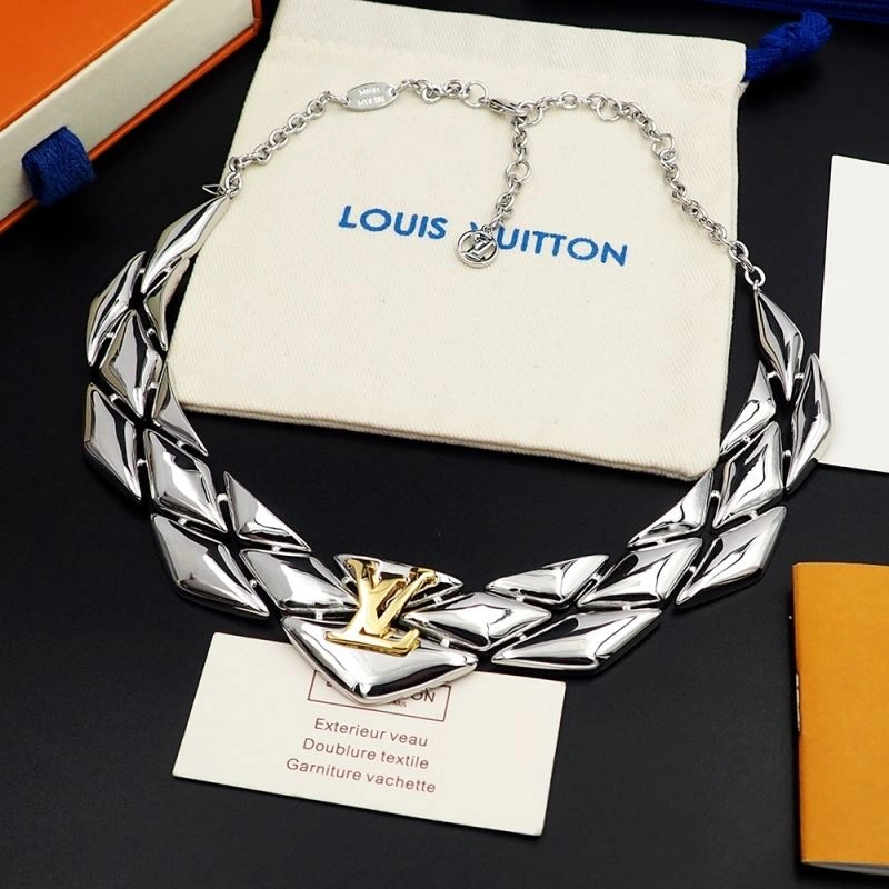 Packable Louis Vuitton Necklaces 250058
