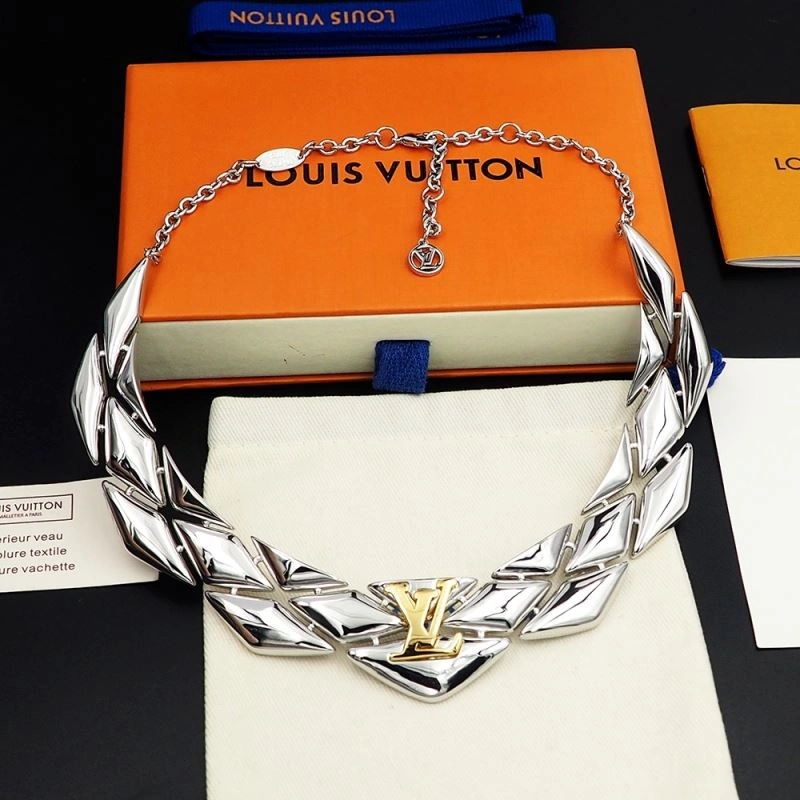 Packable Louis Vuitton Necklaces 250058