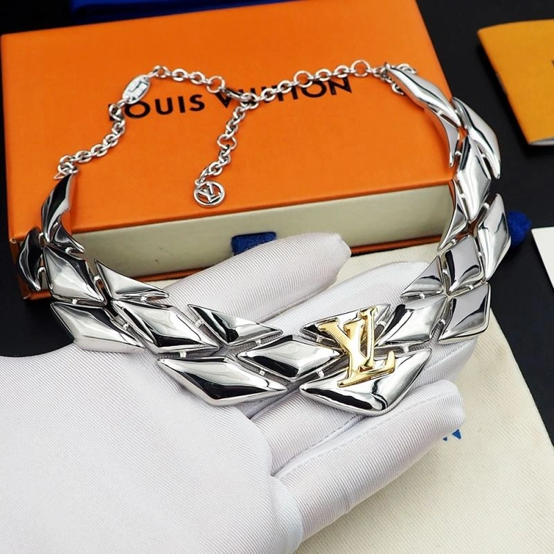 Packable Louis Vuitton Necklaces 250058