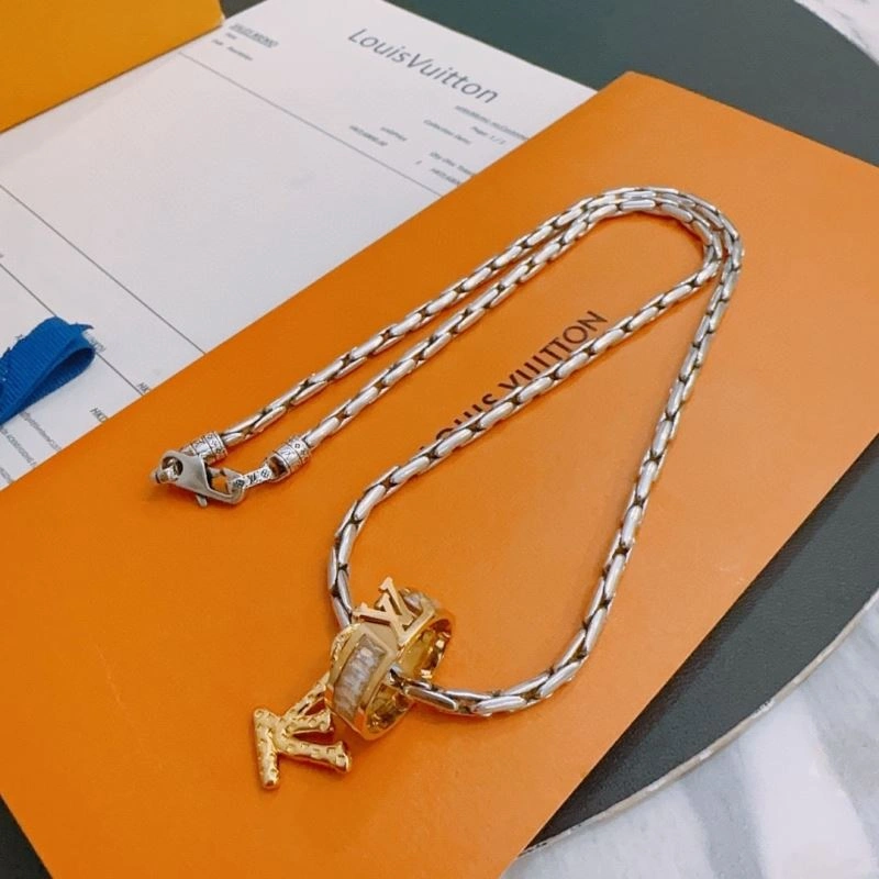 Louis Vuitton Necklaces Effortless 250045