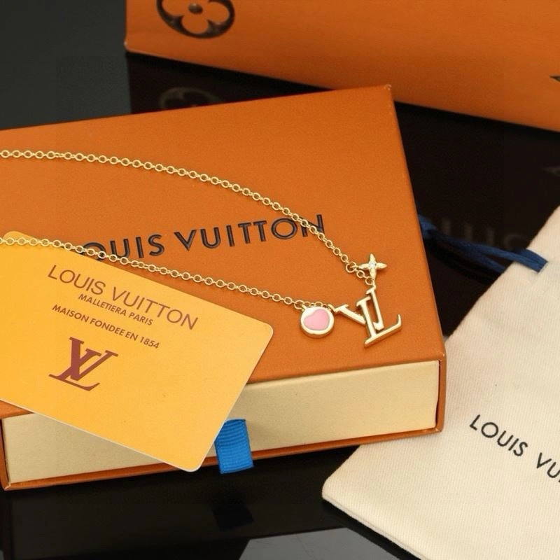 Louis Vuitton Necklaces DailyWear 250043