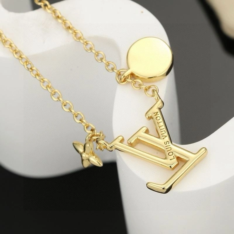 Louis Vuitton Necklaces DailyWear 250043