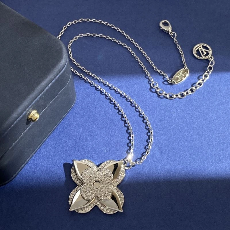 Louis Vuitton Necklaces WaterResistant 250036