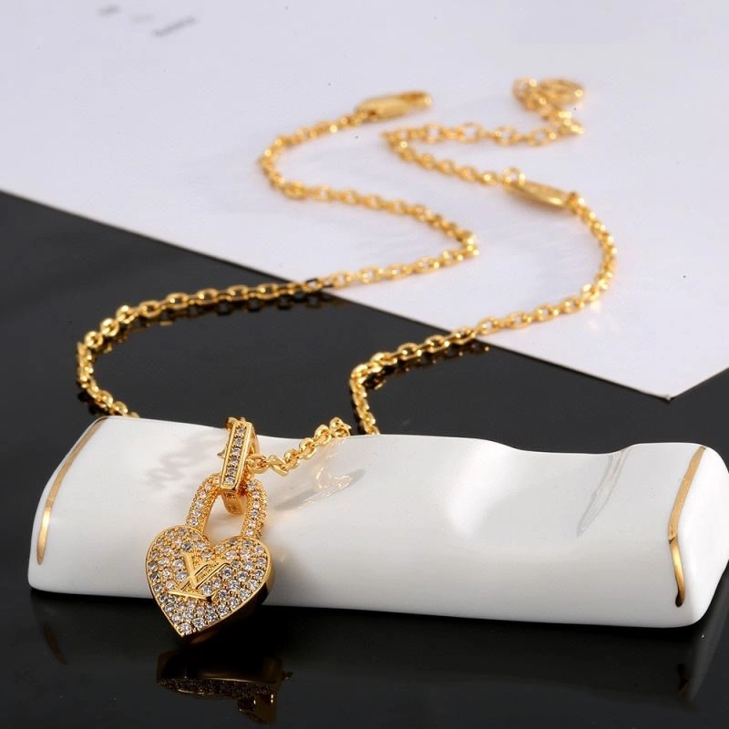 Comfortable Louis Vuitton Necklaces 250035