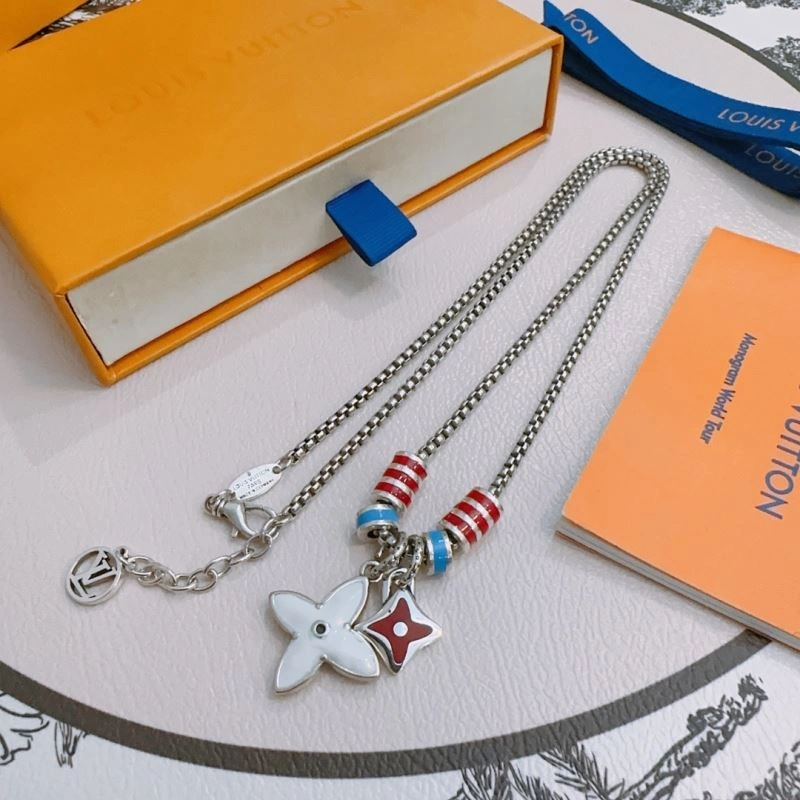 Louis Vuitton Necklaces Packable 250034