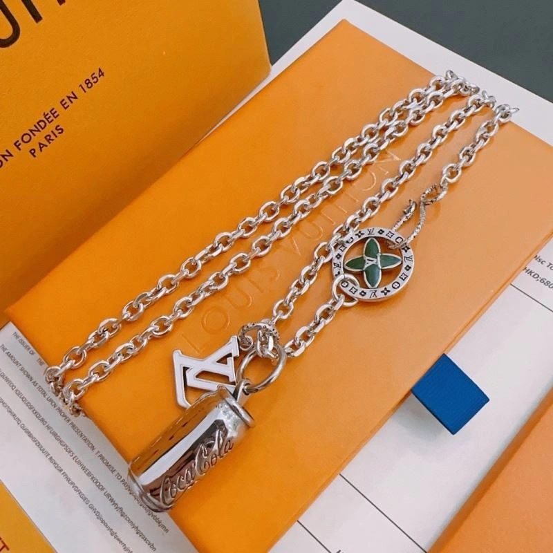 Bright Louis Vuitton Necklaces 250024