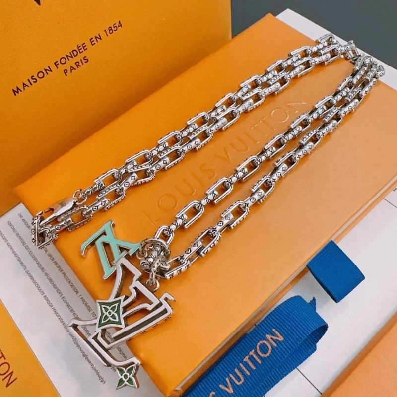 UrbanChic Louis Vuitton Necklaces 250016