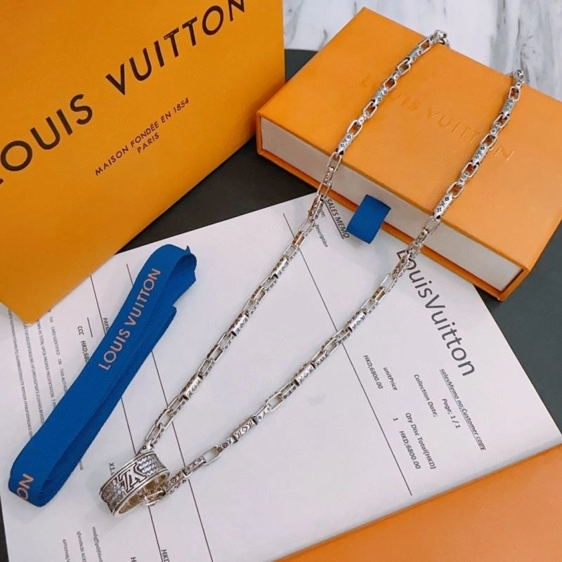 Breathable Louis Vuitton Necklaces 250021